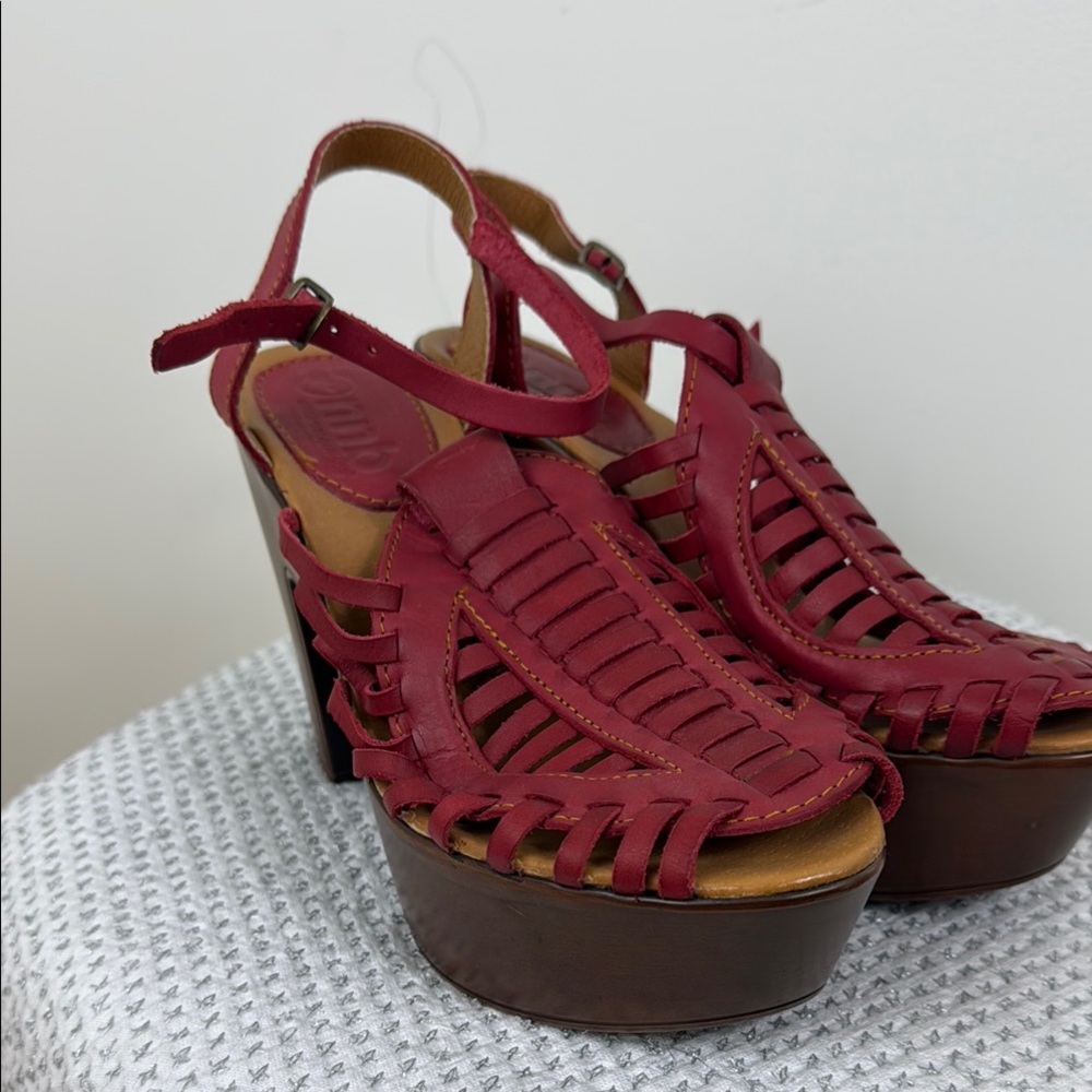 Elegant Red Leather Platform Sandals vintage Perfect size 9.5